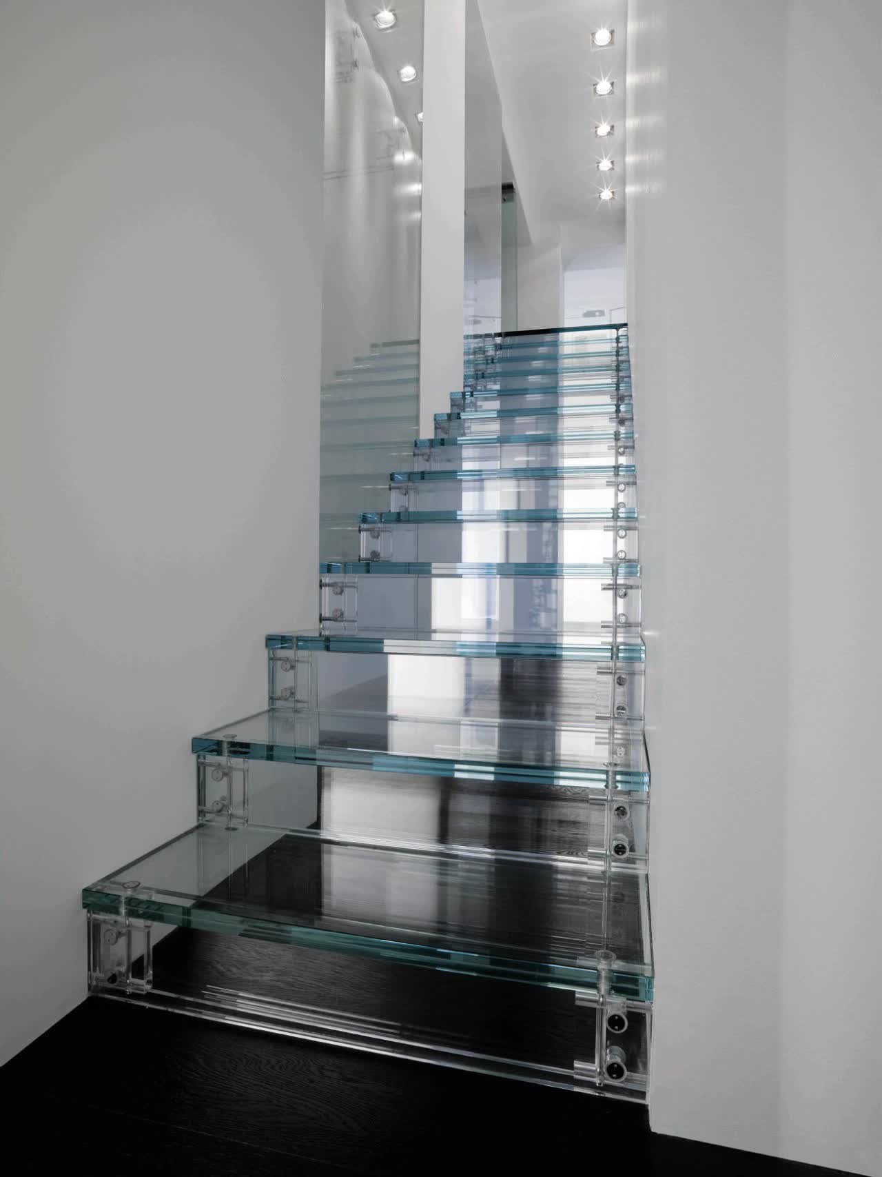 Лестницы из стекла Schuco